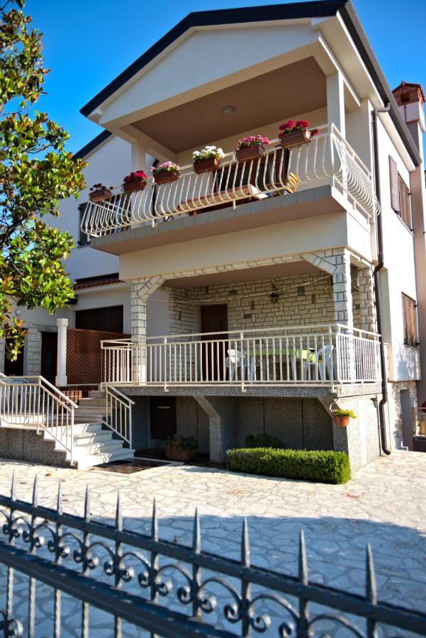 Apartments Vili Ουμάγκ Εξωτερικό φωτογραφία